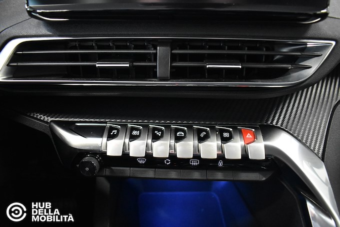 PEUGEOT 3008 BlueHDi 130 S&S EAT8 Active Business